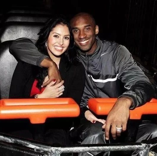 A year and a half after Kobe Bryant's death, his wife posted a high-profile kiss photo: sorry, don't wait!